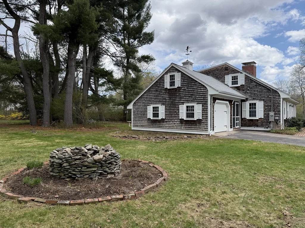 3 Crescent St, West Bridgewater