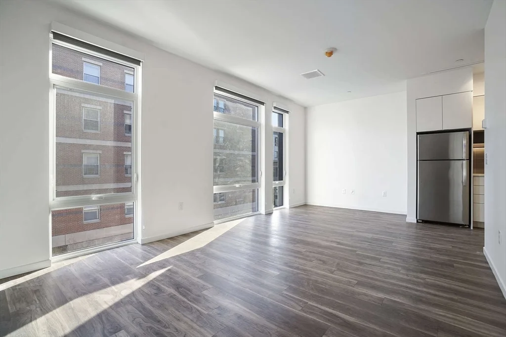839 Beacon St, Fenway