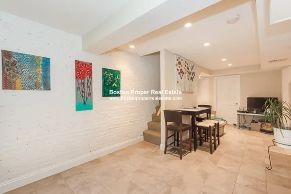 34 Edgerly Rd, Fenway