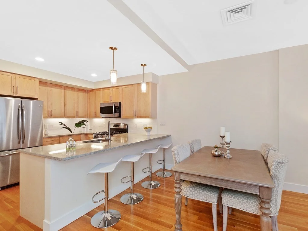 321 Hammond Pond Pkwy, Chestnut Hill
