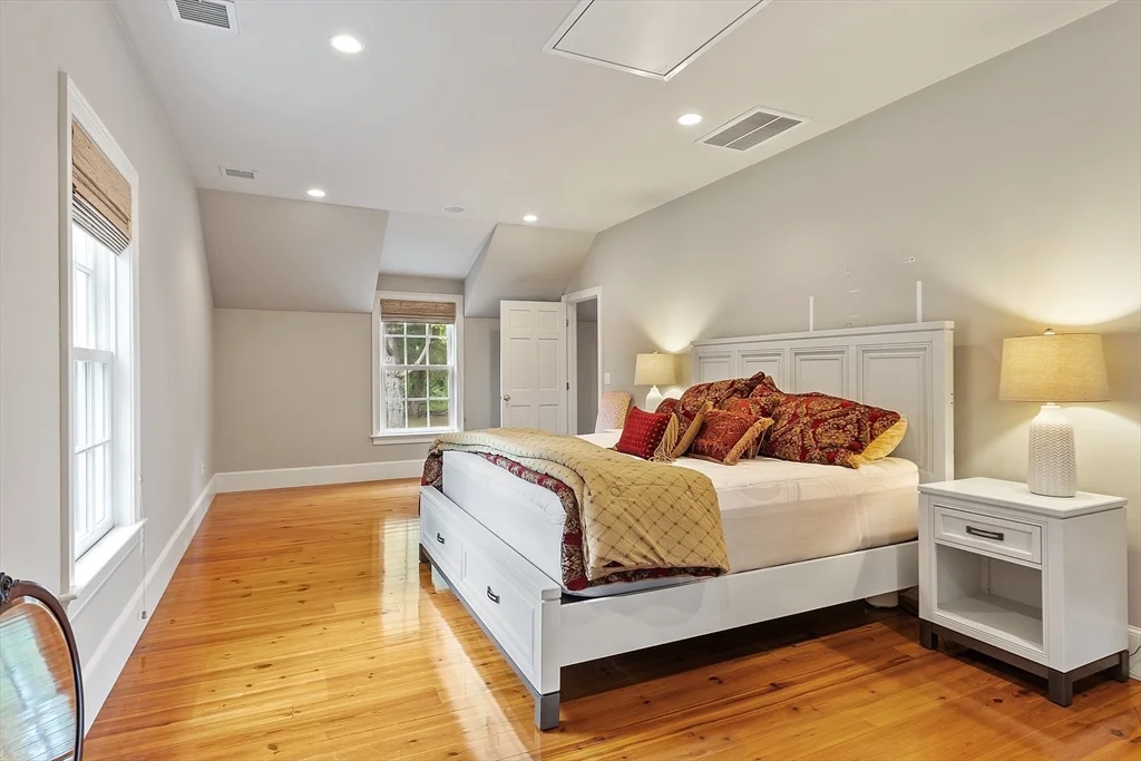 251A Old Billerica Rd, Bedford