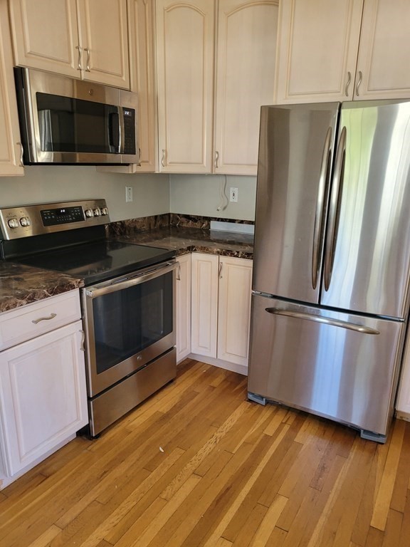 63 Pond St, Westwood