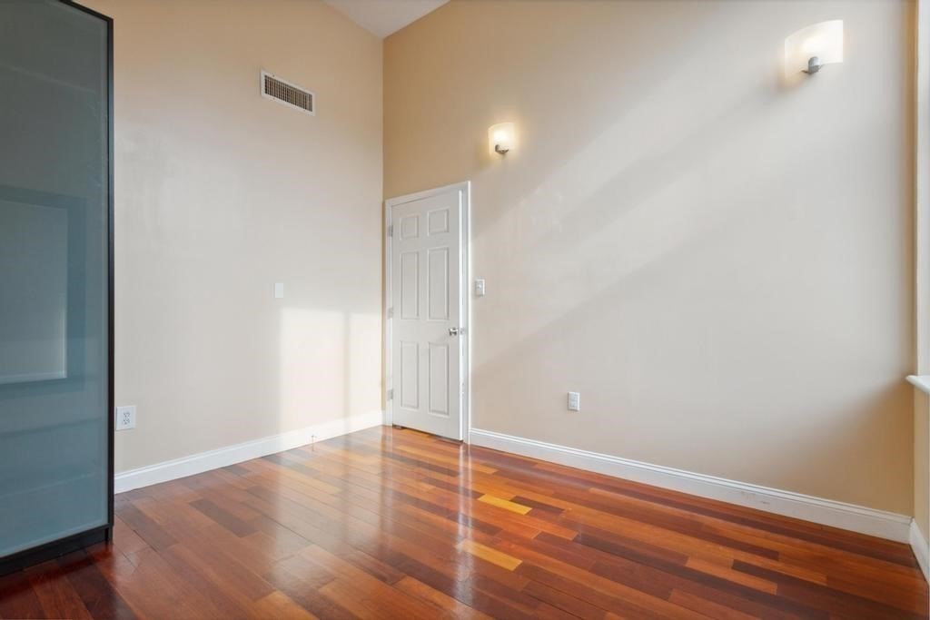 841 Parker St, Mission Hill