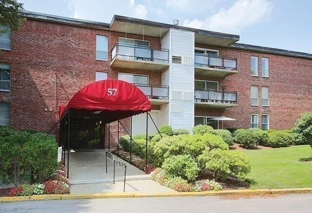 57 Broadlawn Park, Chestnut Hill