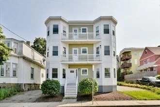 30 Hazelwood St, Roxbury