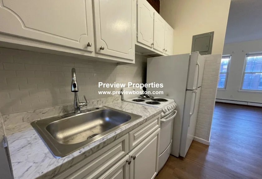 78 South Huntington Ave, Jamaica Plain