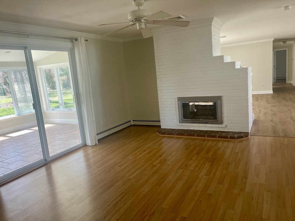 10 Pinegrove, Hingham