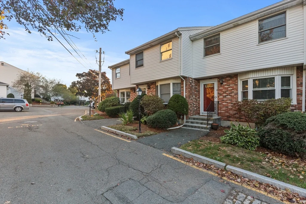 25 Eagan Pl, Peabody