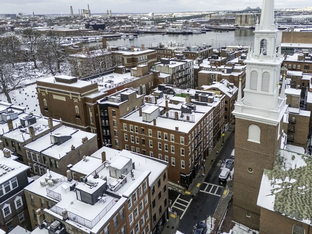 176 Salem St, North End