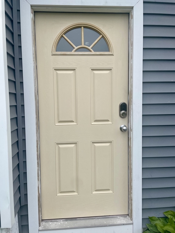 871 King St, Fall River