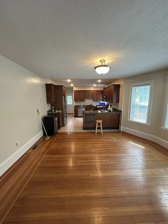 55 Simpson Ave, Tufts