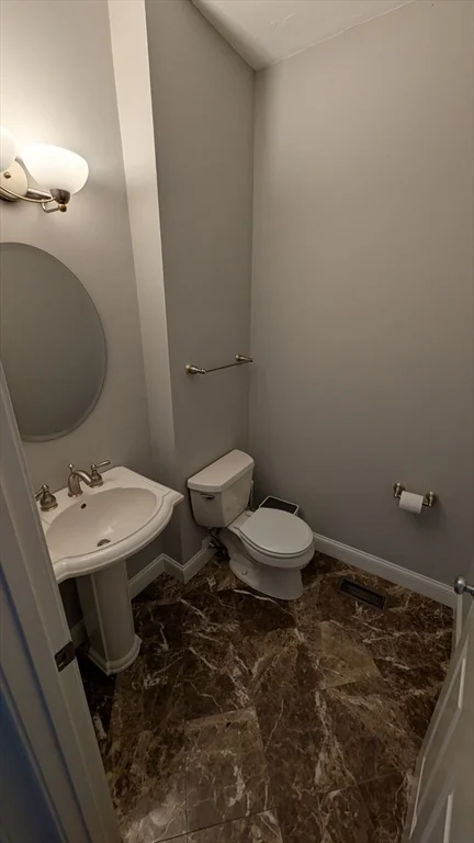 894 Main St, Wakefield