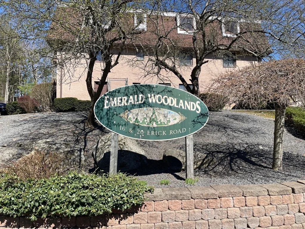 16 Erick Rd, Mansfield