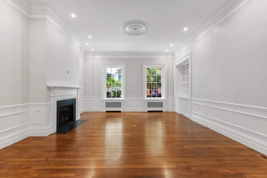 20 Chestnut St, Beacon Hill