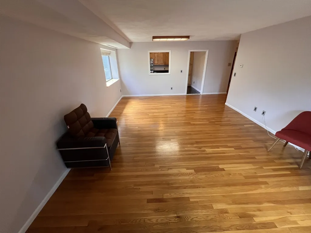 41 Centre St, North Brookline