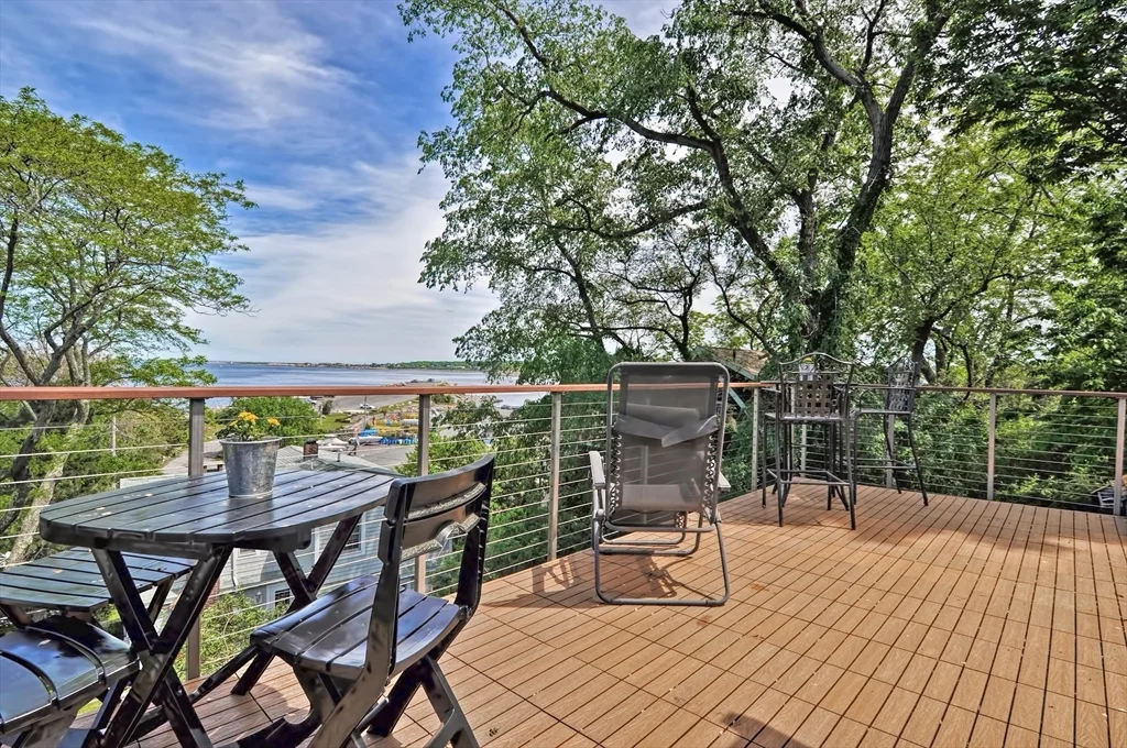 93 Granite St, Rockport