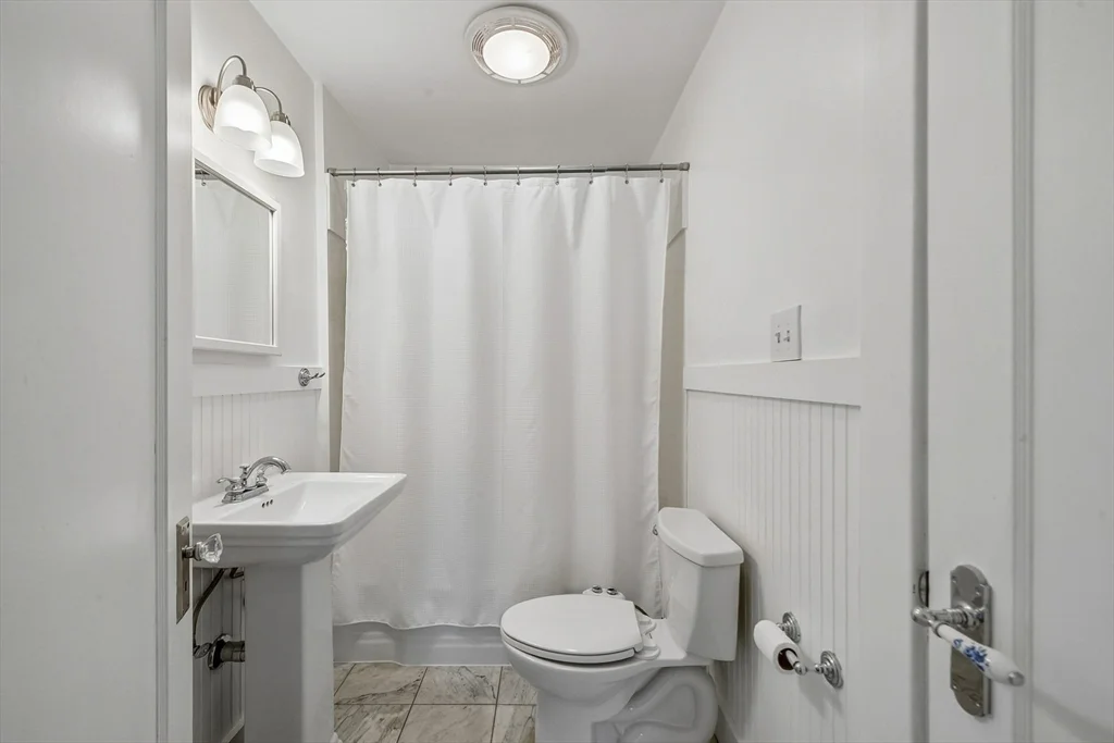 117 S Atlantic Ave, Warwick