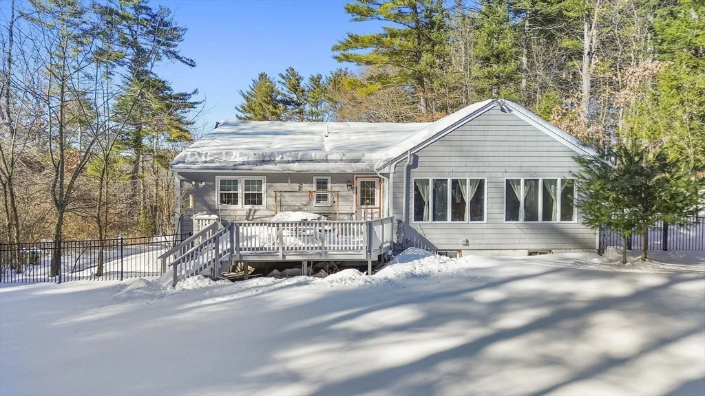 77 Colonial Rd, Sudbury