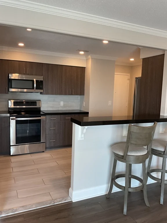 1006 Paradise Rd, Swampscott