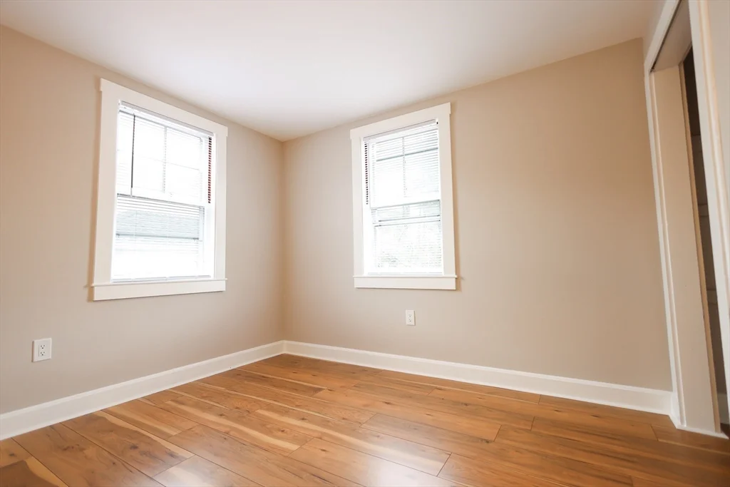 31 Graham St, Quincy