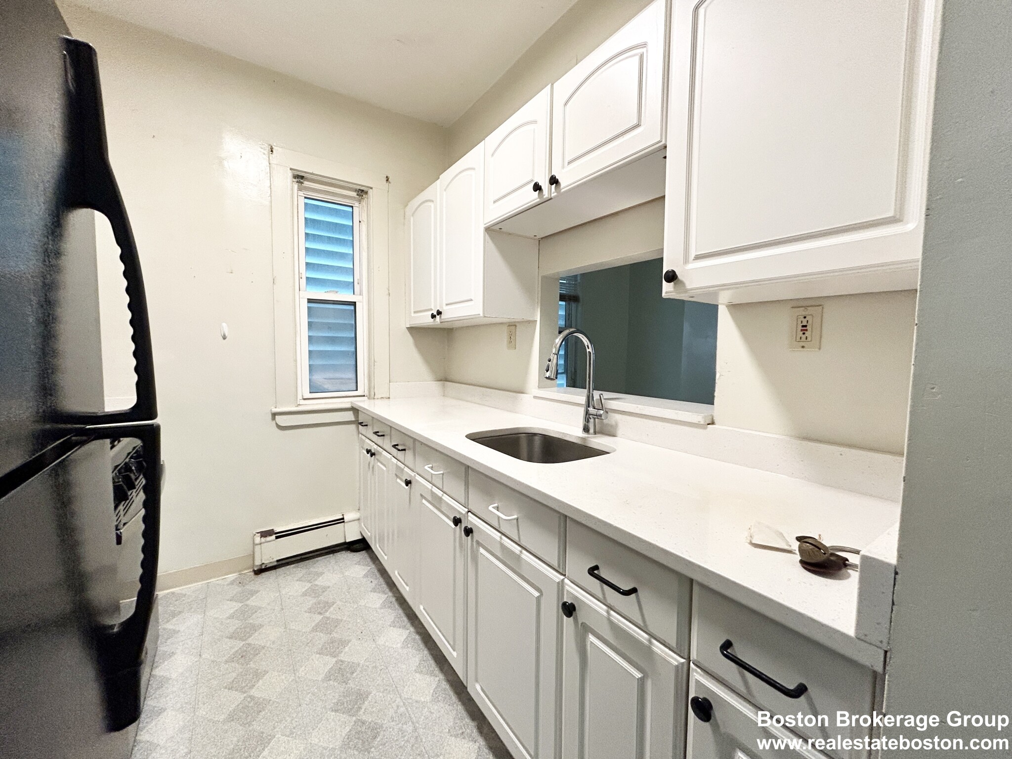 2 bed, 1 bath apartment for rent at 96 Cottage St Unit 1, Dorchester — photo 2 of 3