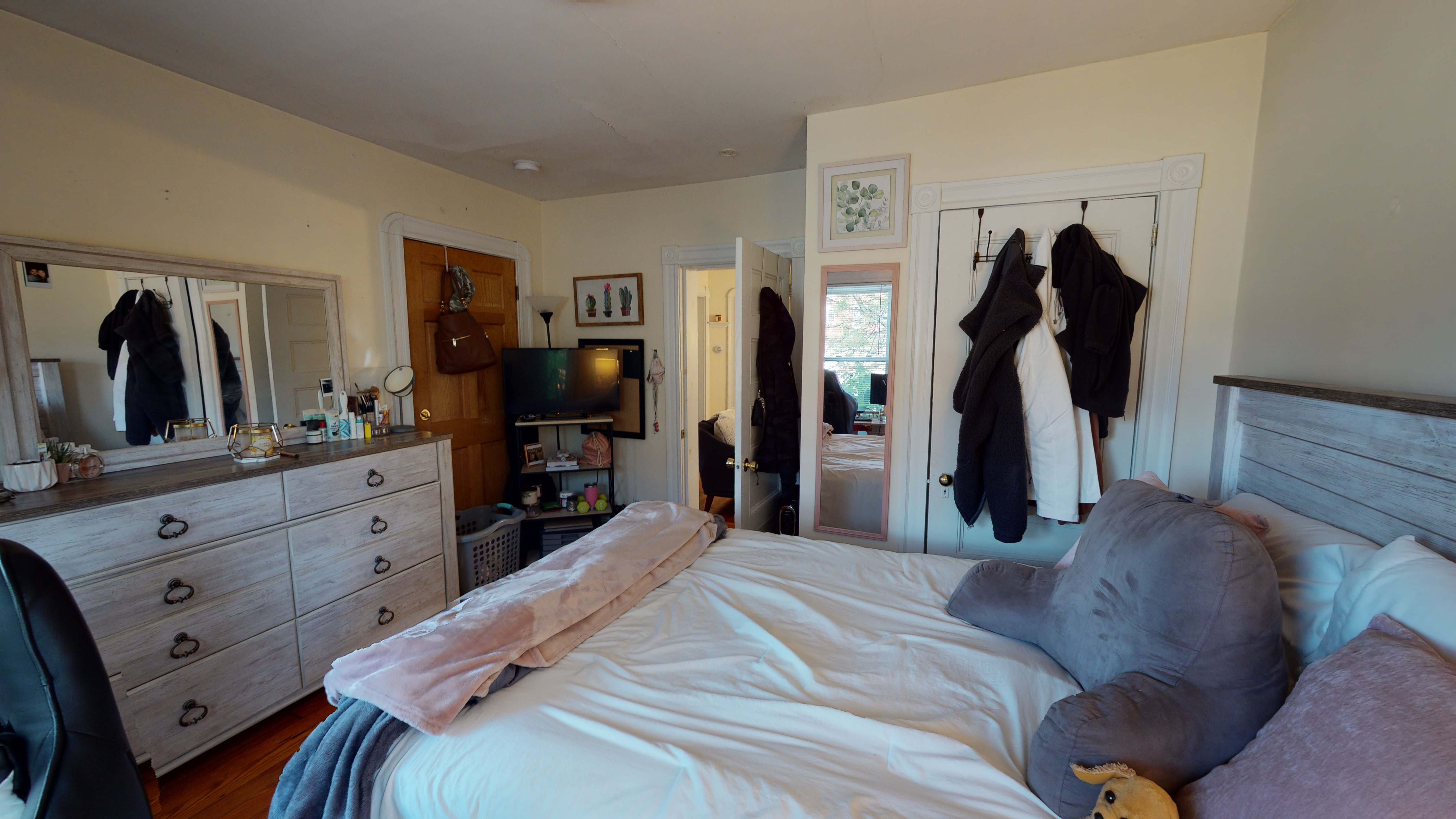 3 bed, 1 bath apartment for rent at 96 Elm St Unit 2, Porter Square — photo 6 of 12
