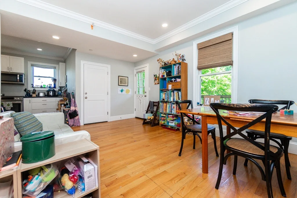279 Concord Ave, Neighborhood Nine