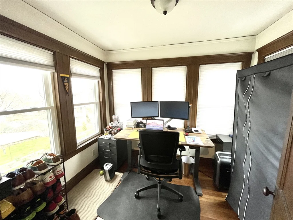 16-18 Oak Hill Rd, Waltham