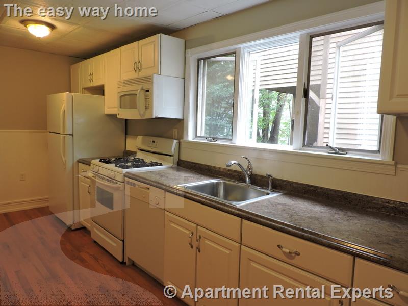 32 Speridakis Ter, Central Square