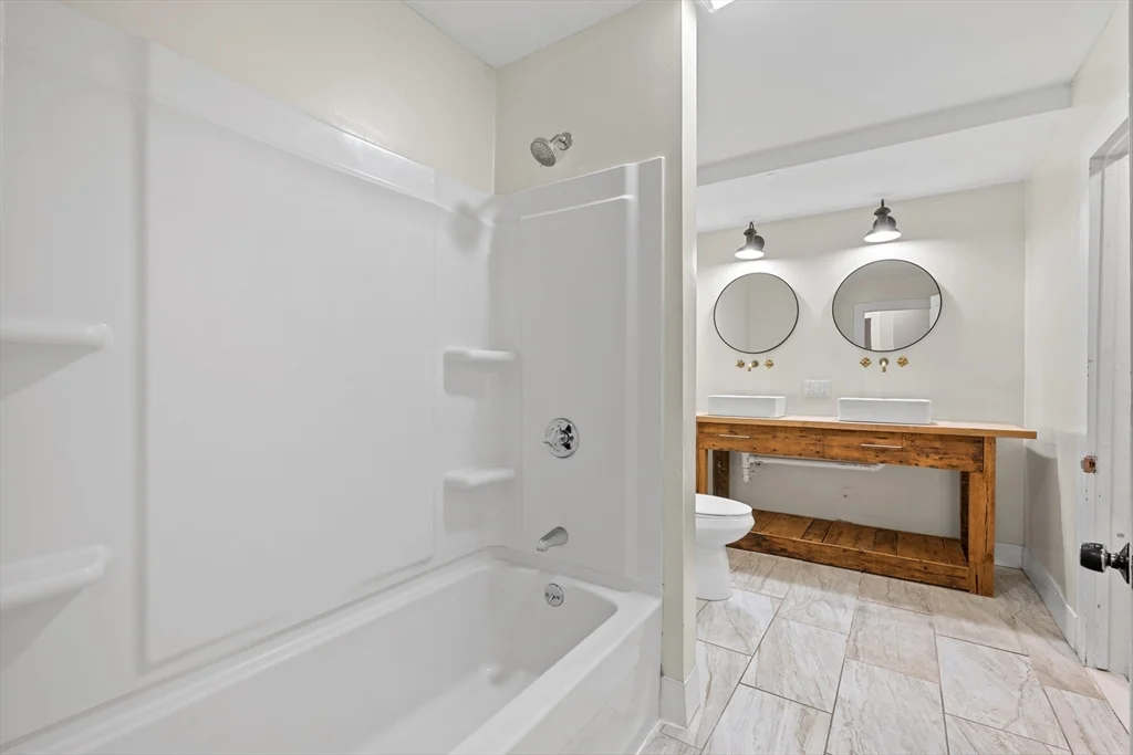 656 Grove St, Worcester