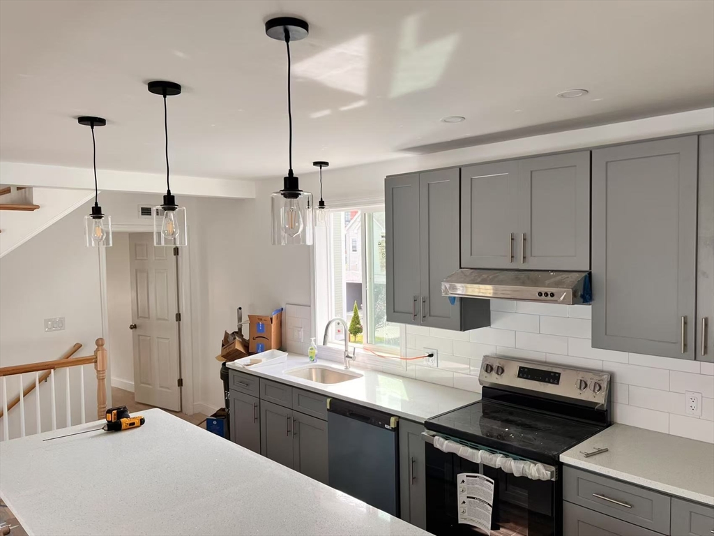 18 Autumn St, East Somerville