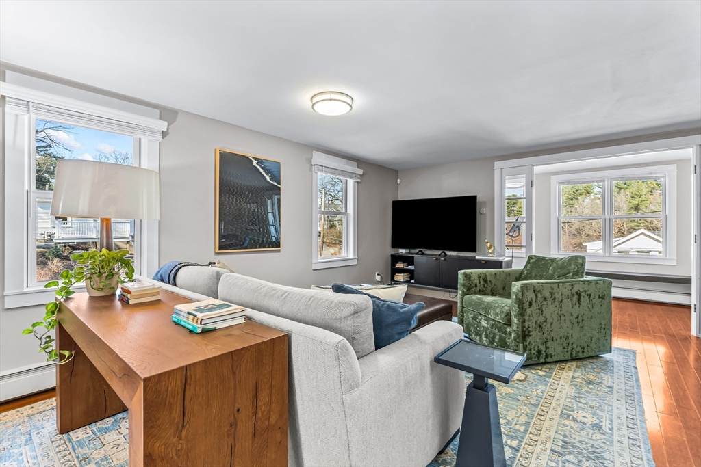 59 Russell Rd, Wellesley