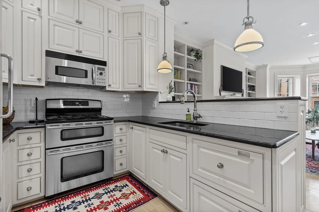 238 Marlborough St, Back Bay