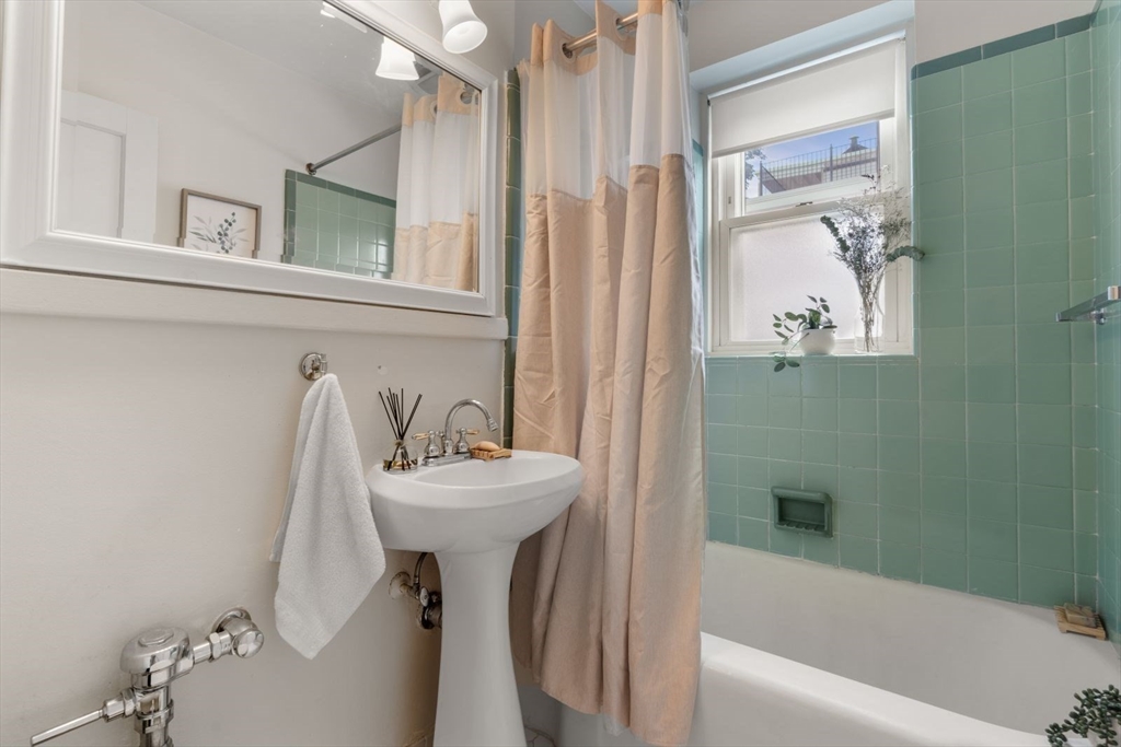 1 Twomey Ct, South Boston