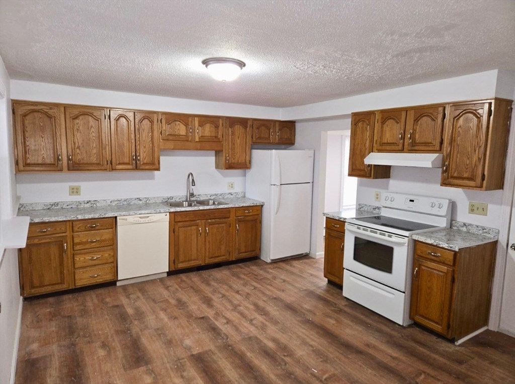 42 Salem St, Fitchburg