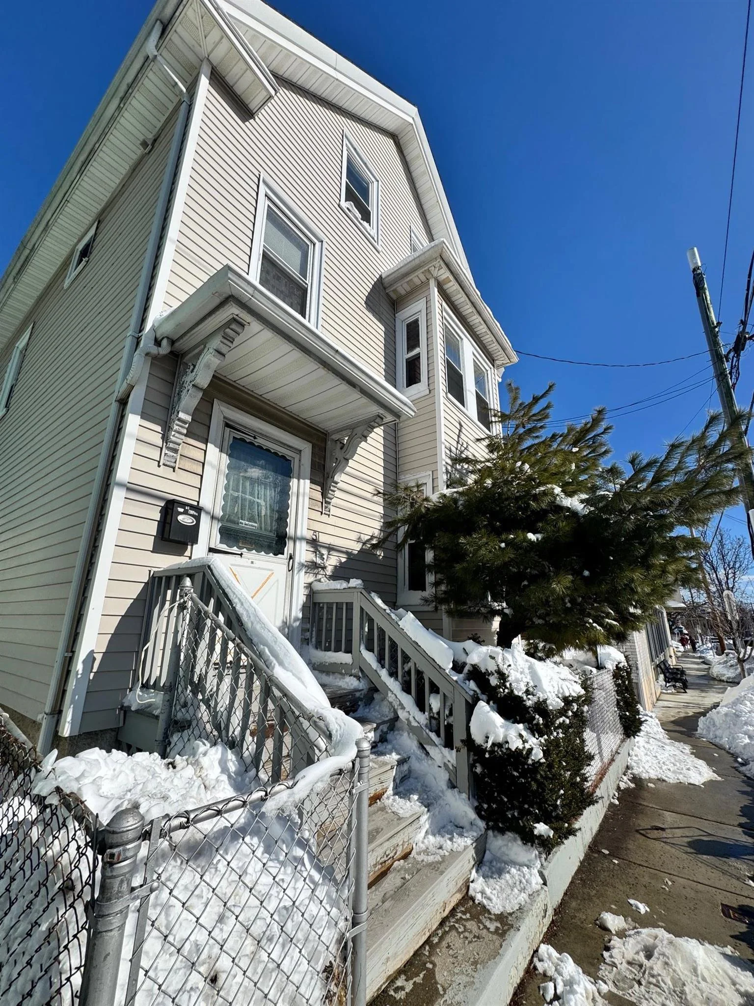 51 Beacon St, Ward Two