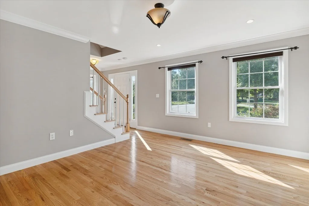 19 Benjamin Ln, Reading