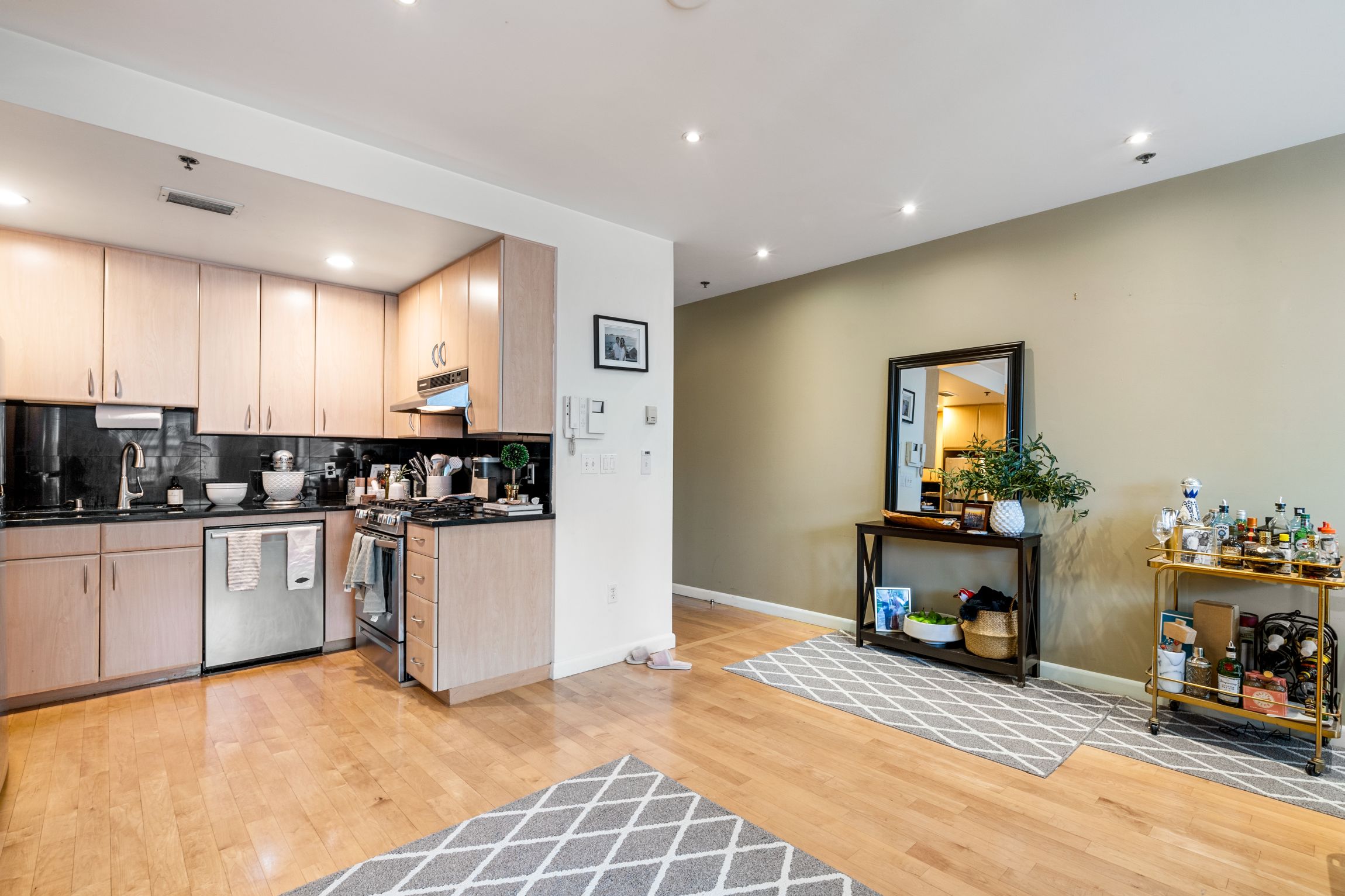 1 bed, 1 bath apartment for rent at 9 W Broadway Unit 423, South Boston — photo 6 of 17