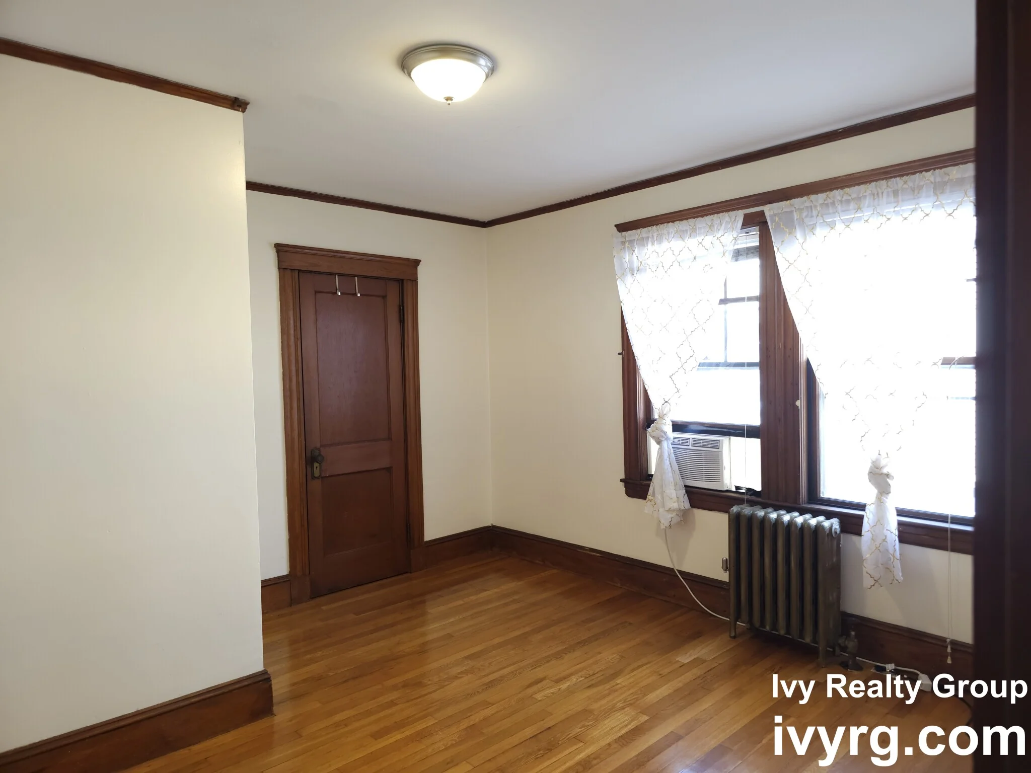 28 Rawson Rd, Arlington