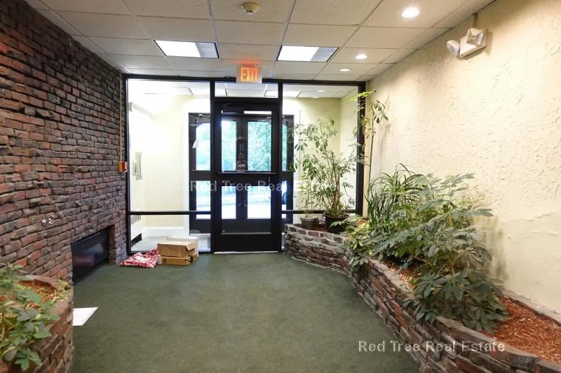 33 Lancaster Ter, Corey Hill