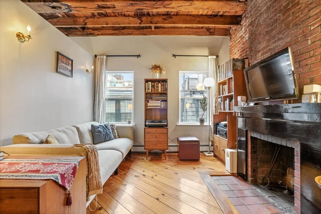 1 Goodwin Pl, Beacon Hill