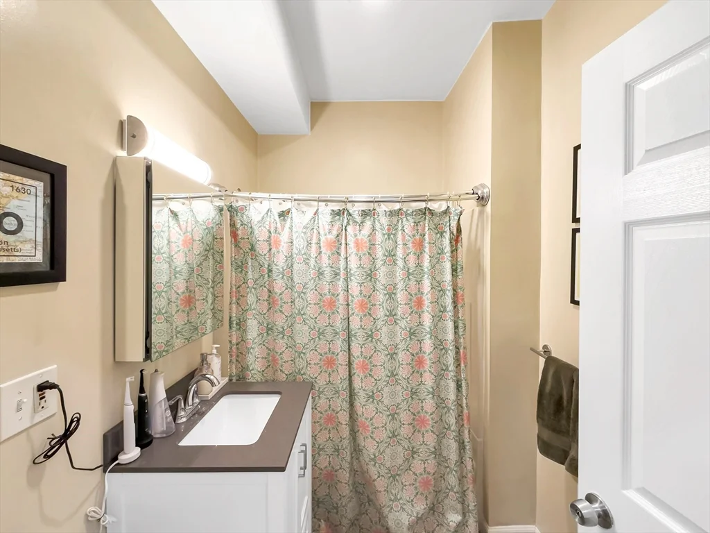 153 Amory St, Roxbury