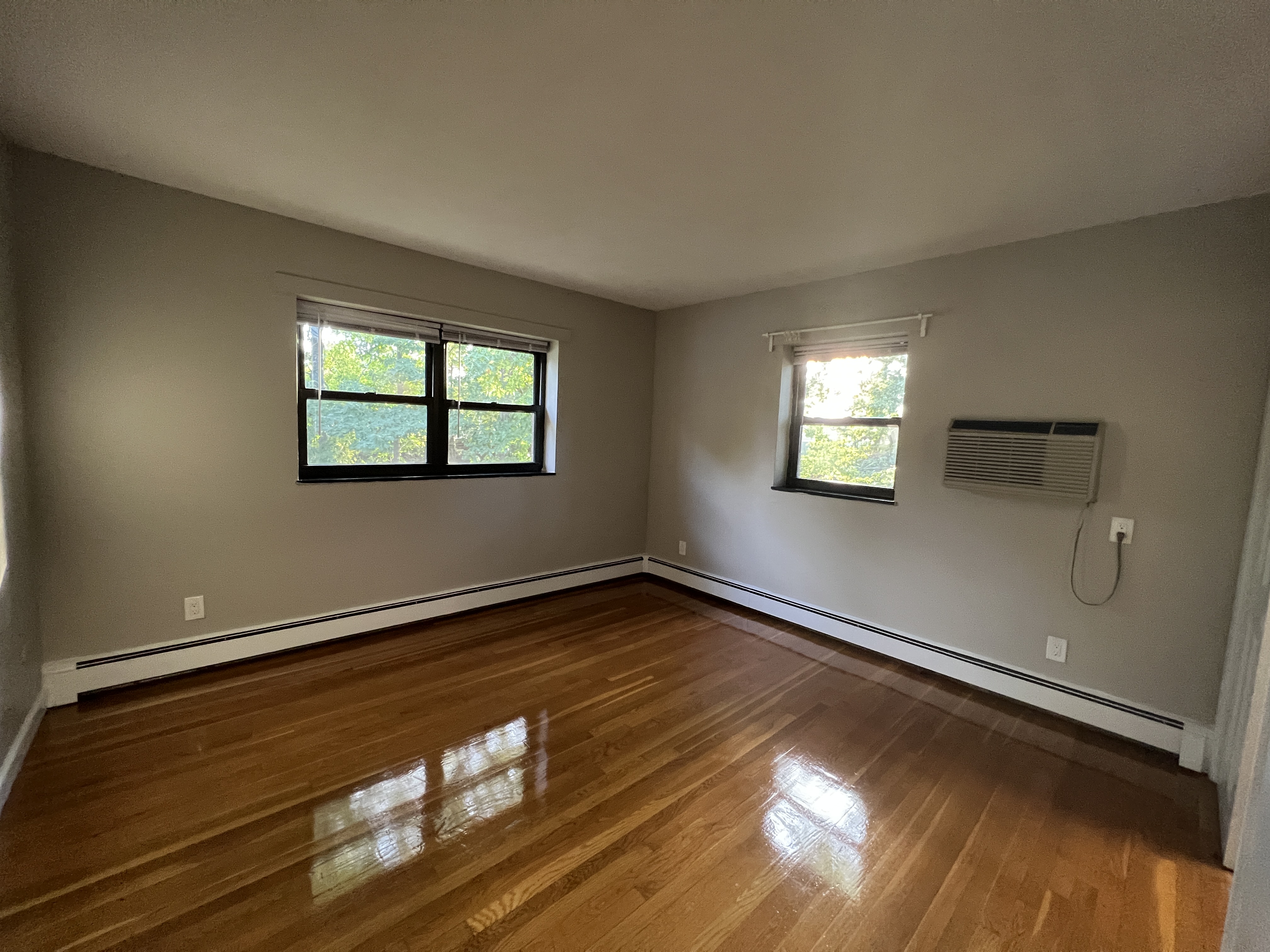 290 Grove St, Auburndale