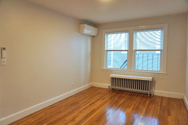 95 Adams St, South Side