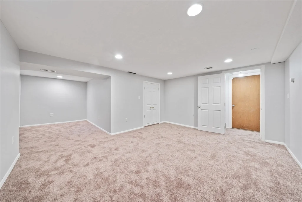 12 Rosemont Rd, North Weymouth