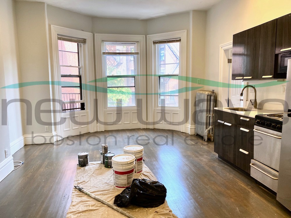 225 Newbury St, Back Bay