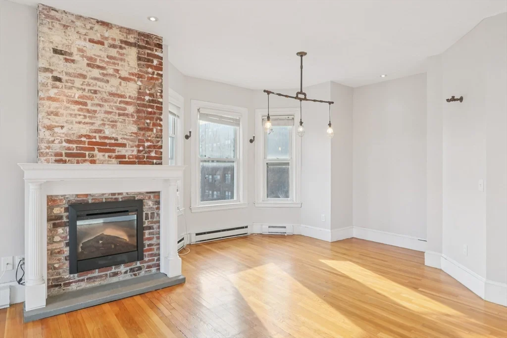 583 Massachusetts Ave, Roxbury