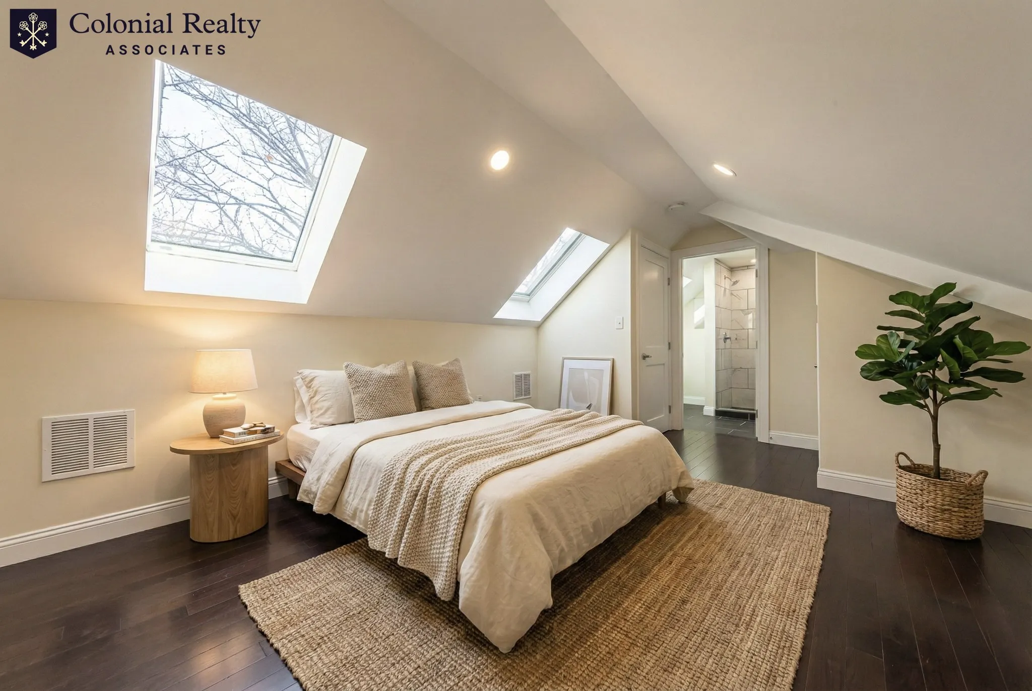 48 Caldwell Rd, West End