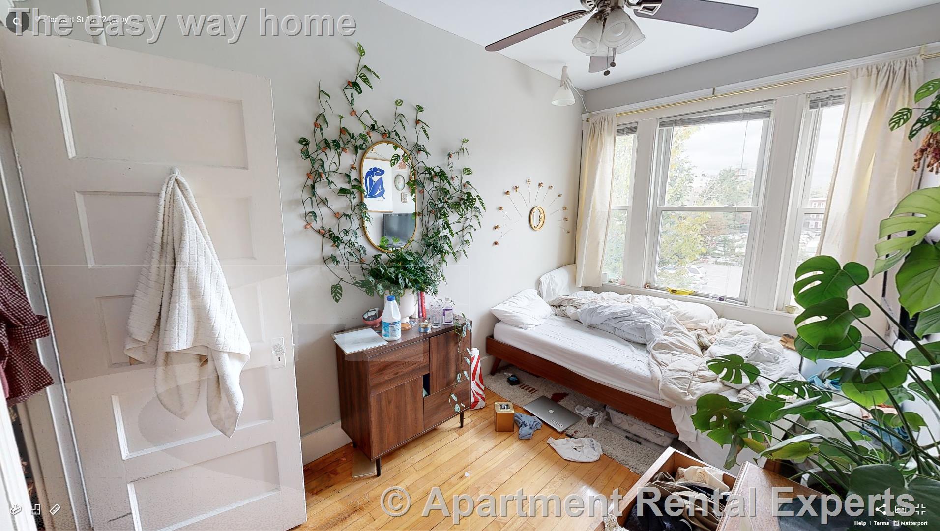 10 Pleasant St, Central Square