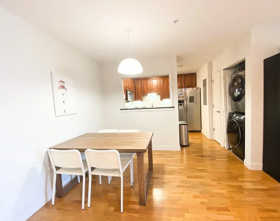 318 Rindge Ave, North Cambridge